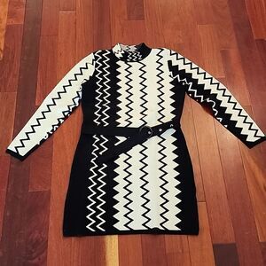 Longsleeve Black and White Mini Belted Dress Size L